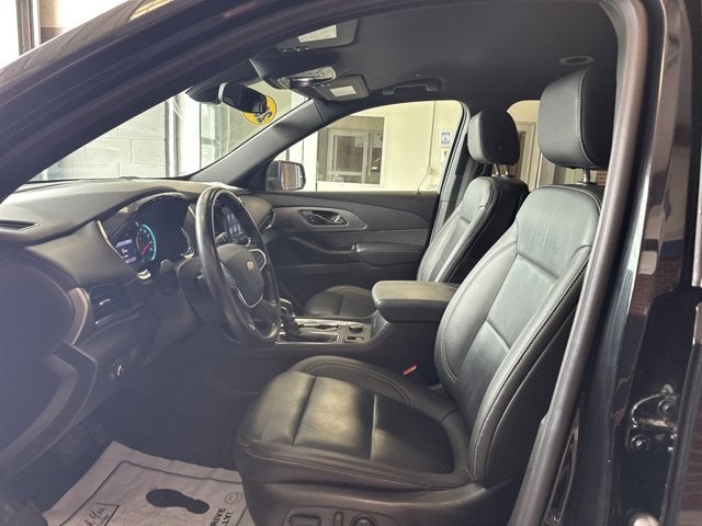 2022 Chevrolet Traverse LT Leather