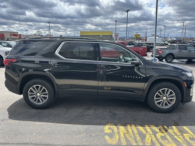 2022 Chevrolet Traverse LT Leather