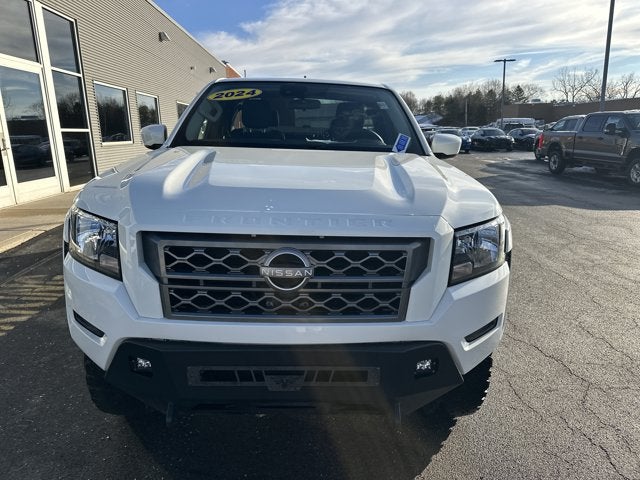 2024 Nissan Frontier SV