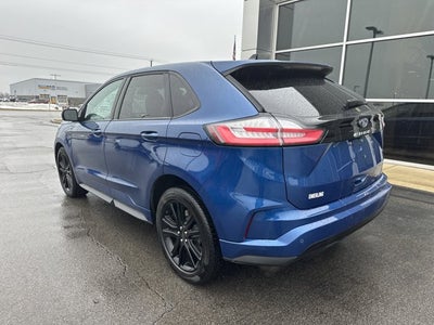 2022 Ford Edge Base