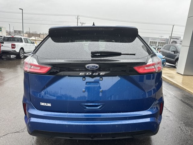 2022 Ford Edge Base